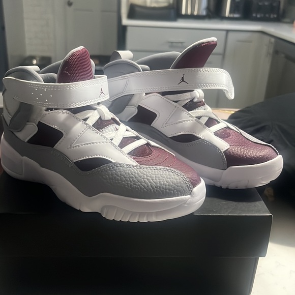 Jordan kids shoes size 12 toddlers - Picture 2 of 3